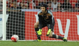 Video: Màn trình diễn ấn tượng của Petr Cech trong màu áo Arsenal